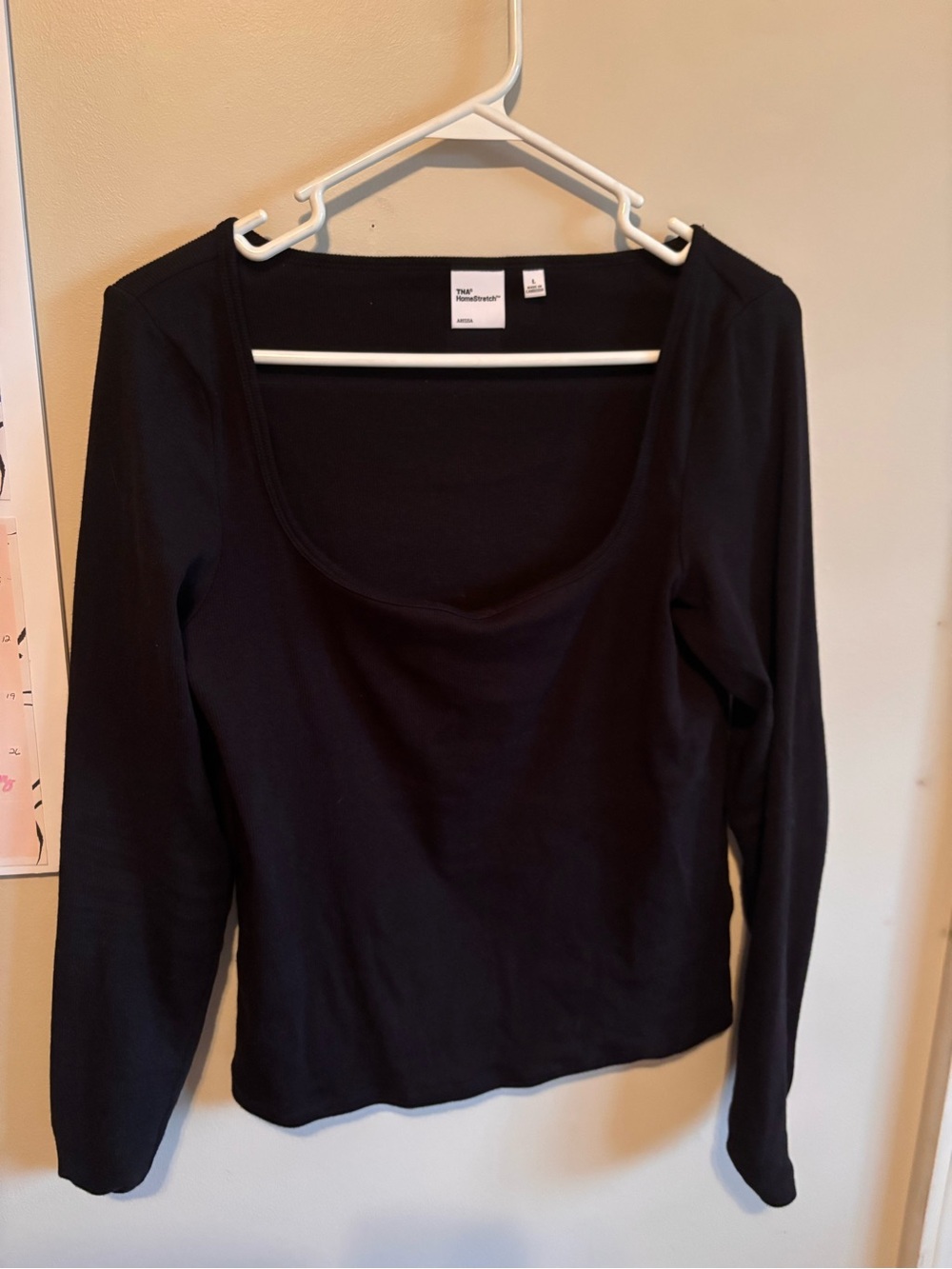 Aritzia Black Scoop Neck Long Sleeve Tee